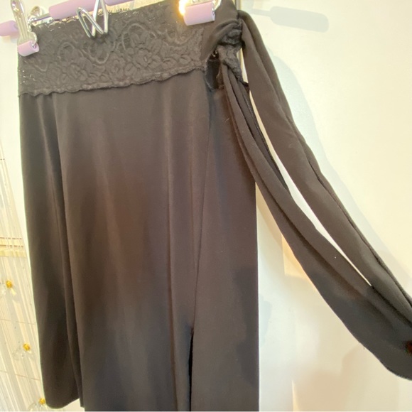 Sirens Black Slit Lace Asymmetrical Skirt Size XS - Picture 4 of 16